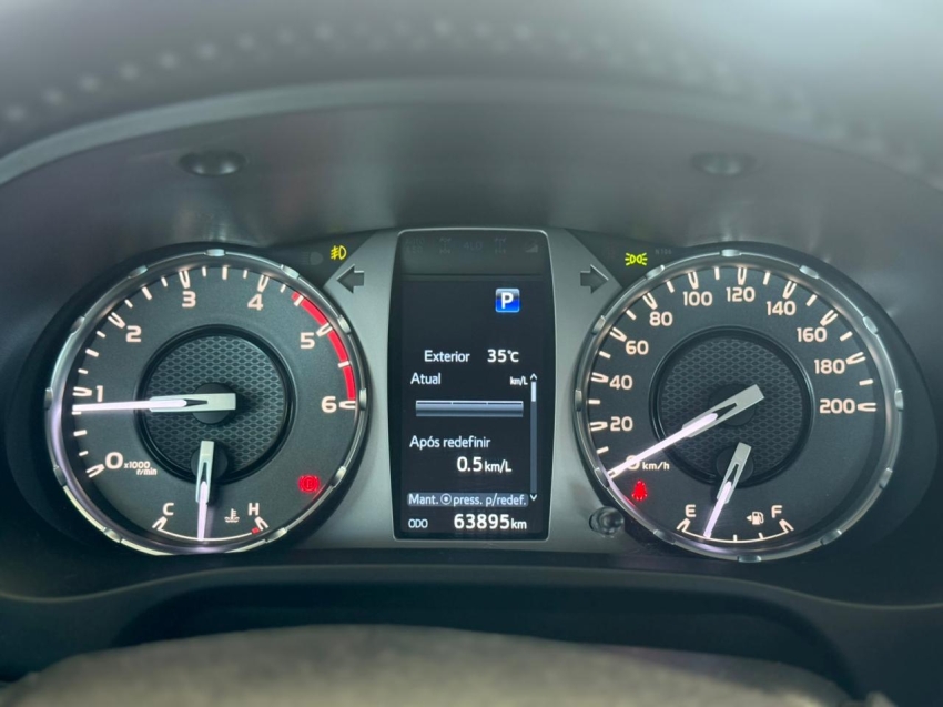 toyota hilux 2.8 d-4d turbo diesel cd sr 4x4 automatico 2.7 5p 202310