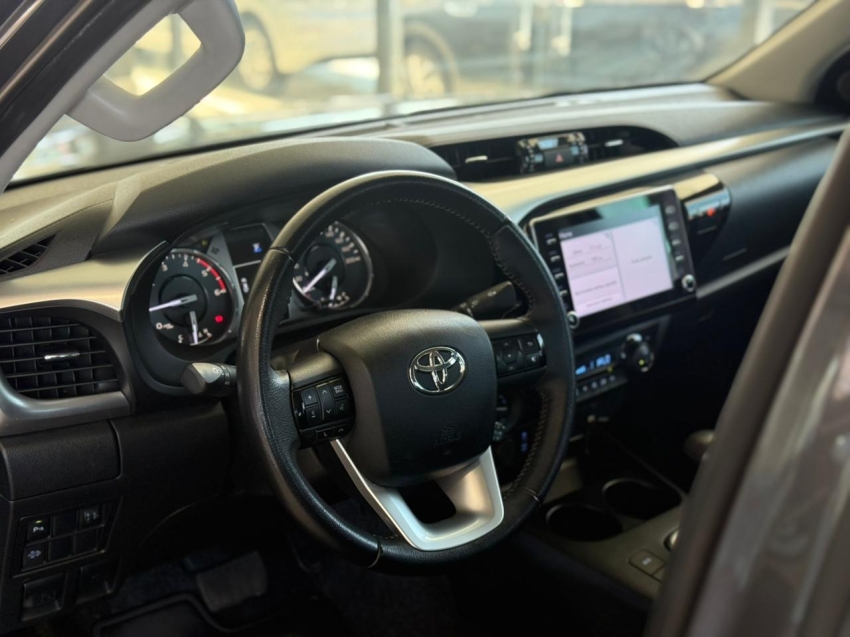 toyota hilux 2.8 d-4d turbo diesel cd sr 4x4 automatico 2.7 5p 20237