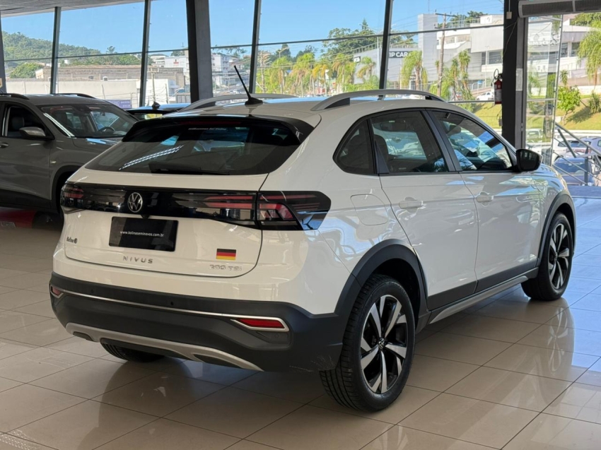 volkswagen nivus 1.0 200 tsi total flex highline automatico 4p 20225
