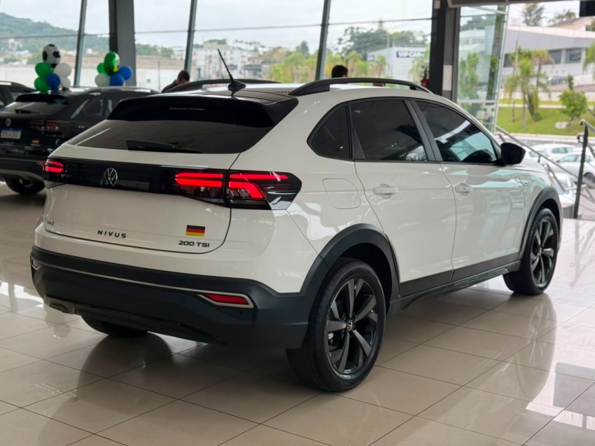 volkswagen nivus 1.0 200 tsi total flex highline automatico 4p 20245