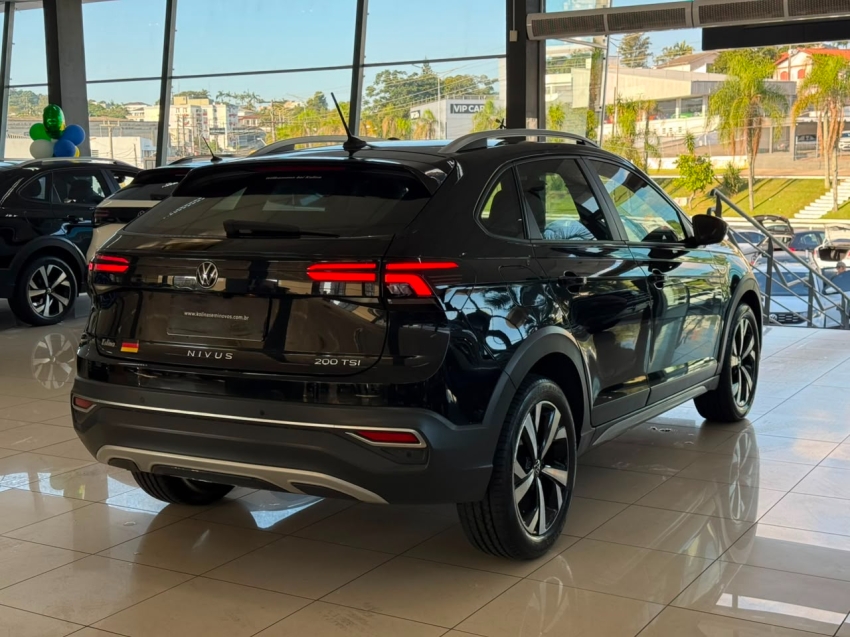 volkswagen nivus 1.0 200 tsi total flex highline automatico 4p 20215