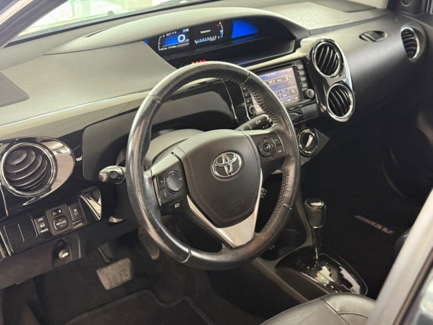 toyota etios 1.5 platinum 16v flex 4p automatico 20198