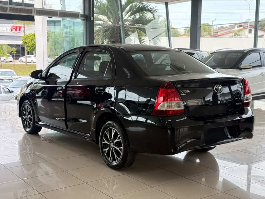 toyota etios 1.5 platinum 16v flex 4p automatico 20193