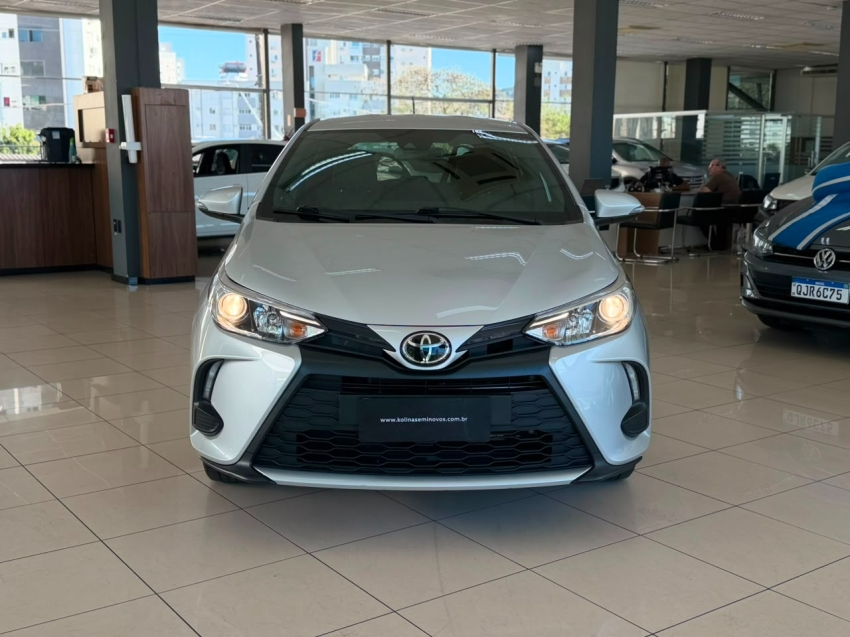 toyota yaris 1.5 16v flex xs connect multidrive 1.4 4p automatico 20231