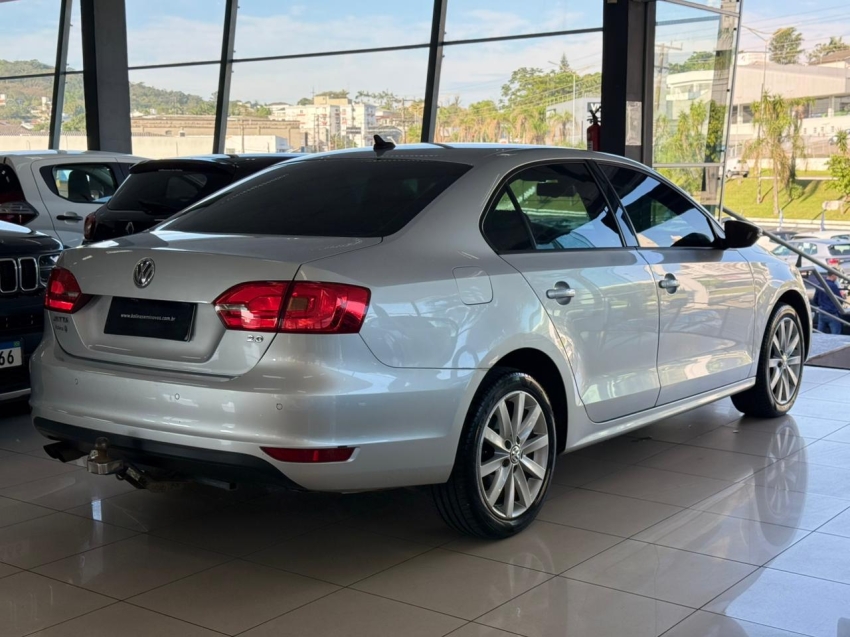 volkswagen jetta 2.0 tsi highline 211cv gasolina 4p tiptronic 1.9 flex automatico 20146