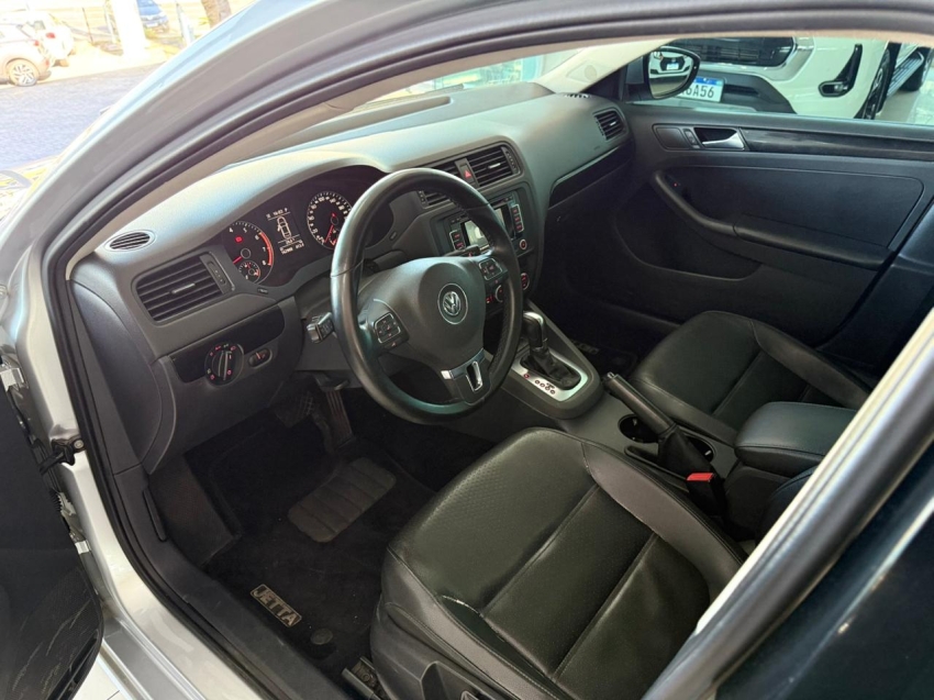 volkswagen jetta 2.0 tsi highline 211cv gasolina 4p tiptronic 1.9 flex automatico 20147