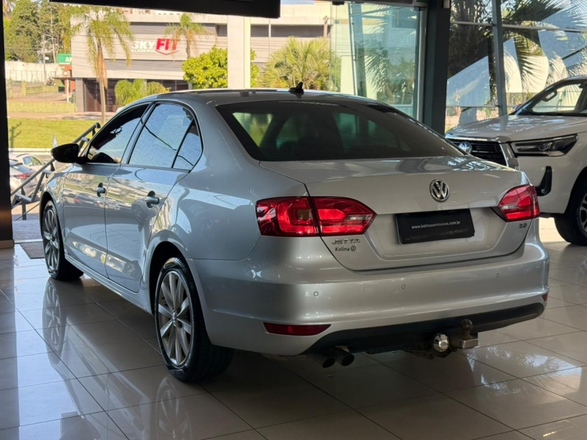 volkswagen jetta 2.0 tsi highline 211cv gasolina 4p tiptronic 1.9 flex automatico 20143
