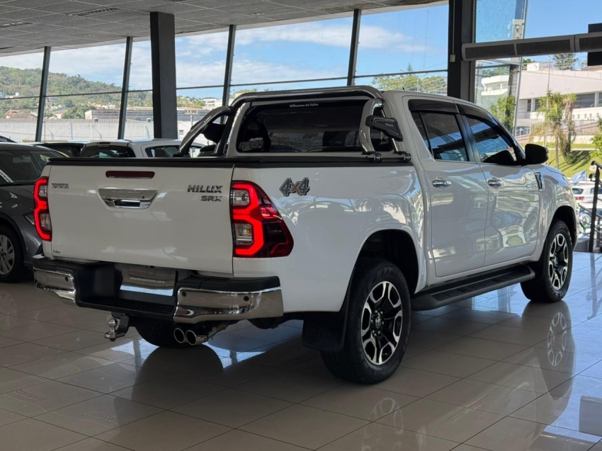 toyota hilux 2.8 d-4d turbo diesel cd srx 4x4 automatico 4p 20215