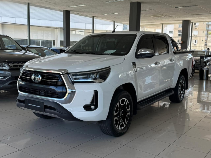 toyota hilux 2.8 d-4d turbo diesel cd srx 4x4 automatico 4p 20212