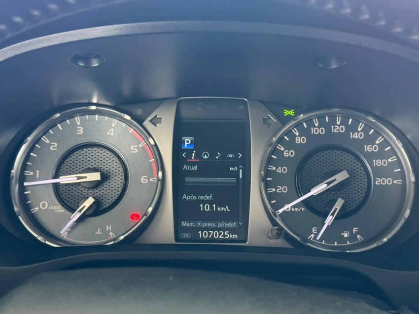 toyota hilux 2.8 d-4d turbo diesel cd srx 4x4 automatico 4p 202111