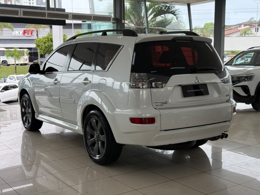 mitsubishi outlander 3.0 gt 4x4 v6 24v gasolina 4p automatico 2.9 20133