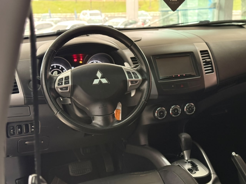 mitsubishi outlander 3.0 gt 4x4 v6 24v gasolina 4p automatico 2.9 20138