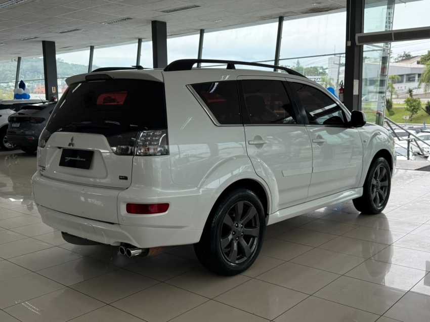 mitsubishi outlander 3.0 gt 4x4 v6 24v gasolina 4p automatico 2.9 20135
