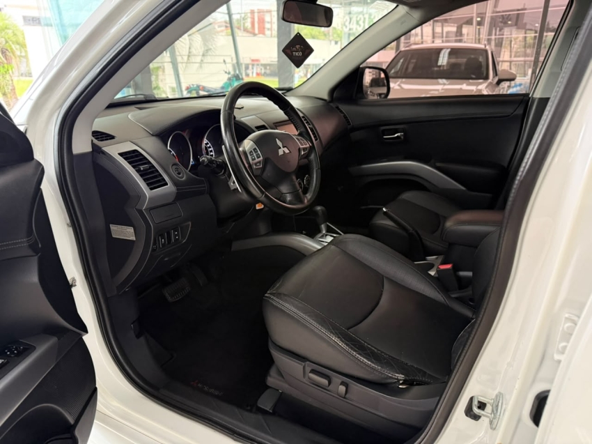 mitsubishi outlander 3.0 gt 4x4 v6 24v gasolina 4p automatico 2.9 20136