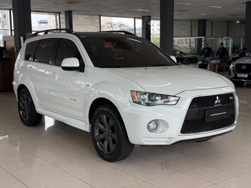 mitsubishi outlander 3.0 gt 4x4 v6 24v gasolina 4p automatico 2.9 20130