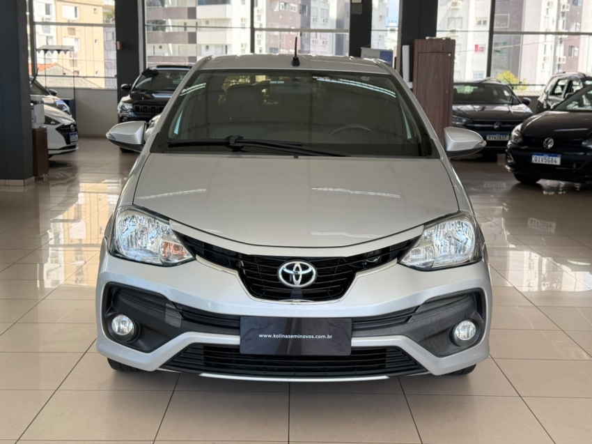 toyota etios 1.5 platinum sedan 16v flex 4p automatico 20181