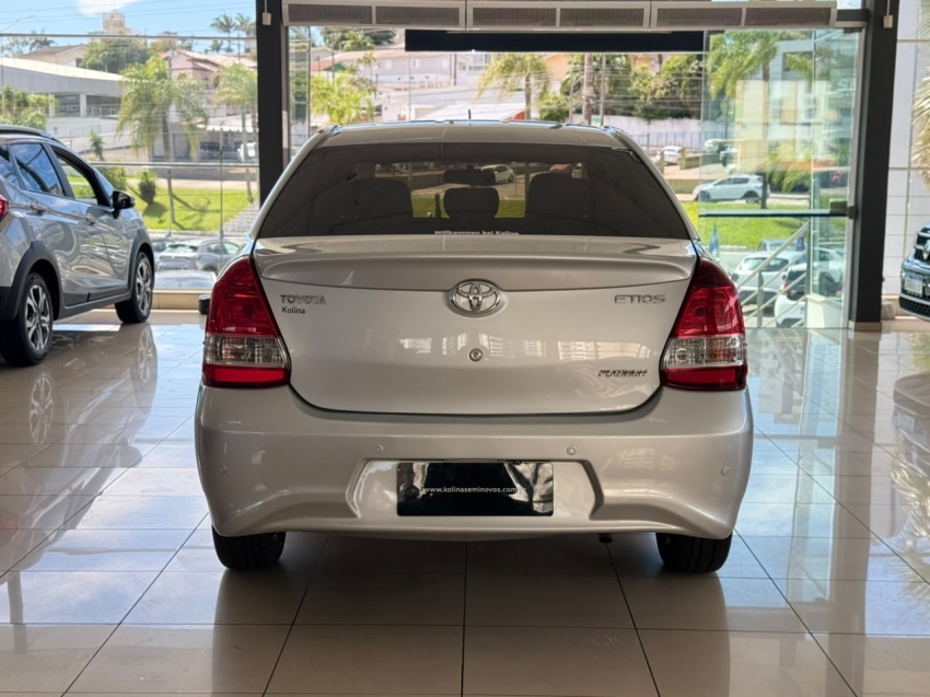 toyota etios 1.5 platinum sedan 16v flex 4p automatico 20184