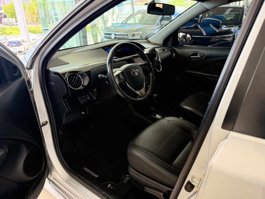 toyota etios 1.5 platinum sedan 16v flex 4p automatico 20186