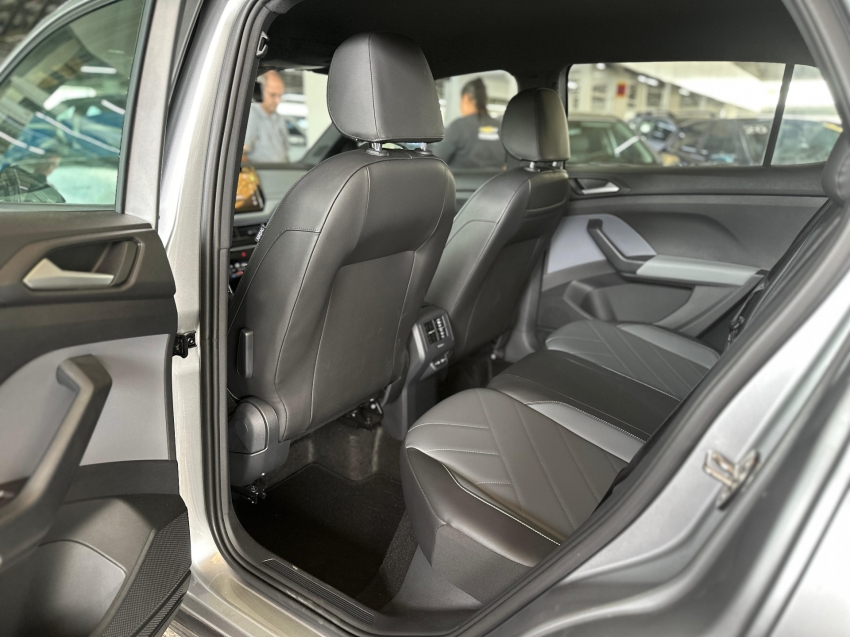 volkswagen t-cross 1.0 200 tsi total flex comfortline automatico 4p 2025