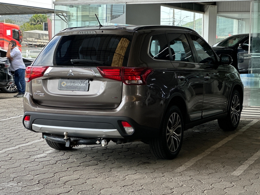 mitsubishi outlander 2.2 4x4 16v diesel 4p automatico 5p 2016