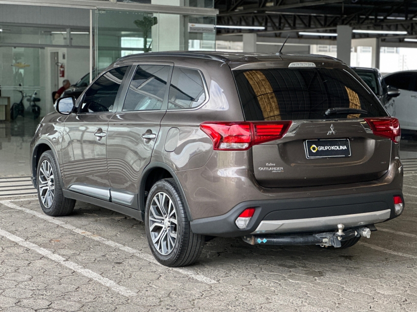 mitsubishi outlander 2.2 4x4 16v diesel 4p automatico 5p 2016