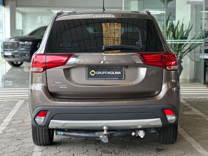 mitsubishi outlander 2.2 4x4 16v diesel 4p automatico 5p 2016