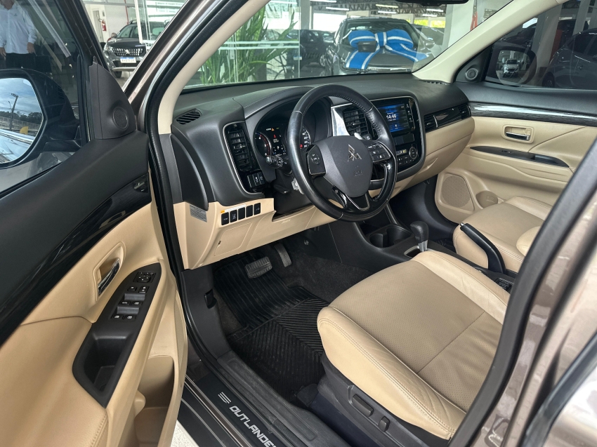 mitsubishi outlander 2.2 4x4 16v diesel 4p automatico 5p 2016