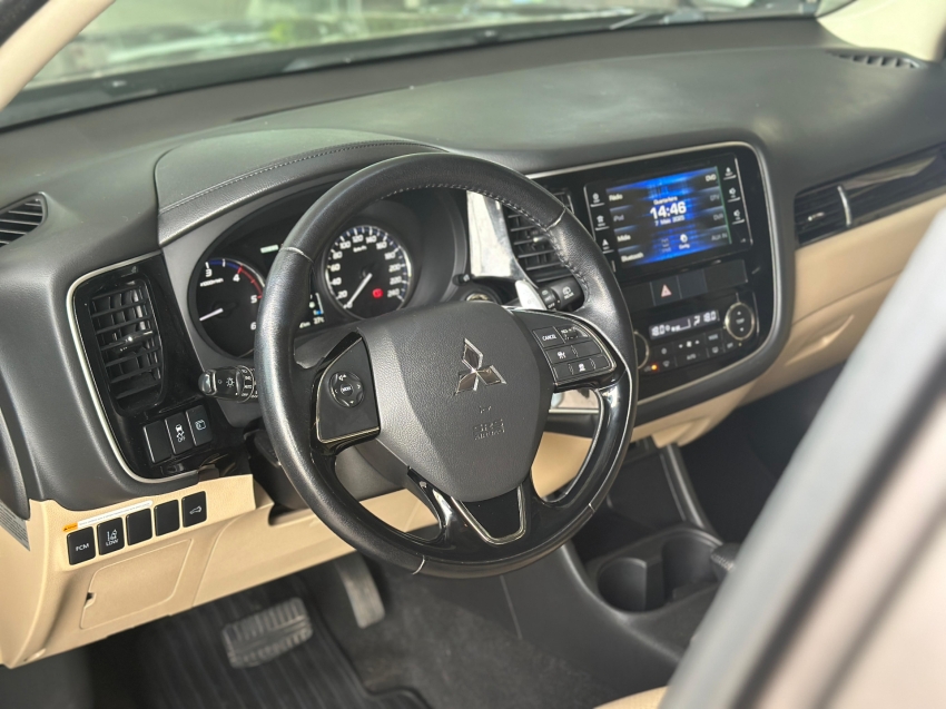 mitsubishi outlander 2.2 4x4 16v diesel 4p automatico 5p 2016