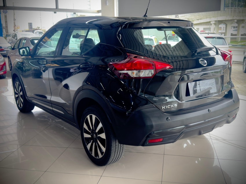 nissan kicks 1.6 16v flexstart sl 4p xtronic 1.5 flex 5p automatico 20173 nissan kicks 1.6 16v flexstart sl 4p xtronic 1.5 flex 5p automatico 20173