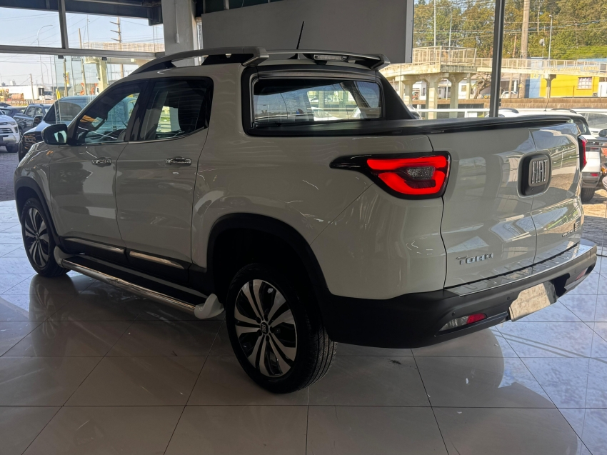 fiat toro 2.0 16v turbo diesel volcano 4wd at9 4p manual 2022