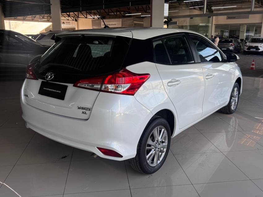 toyota yaris 1.5 16v flex xs connect multidrive 1.4 5p automatico 2021