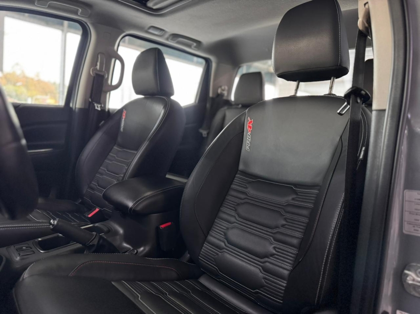 nissan frontier 2.3 16v turbo diesel pro4x cd 4x4 automatico 4p manual 2023