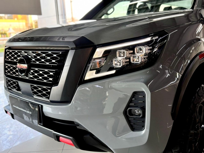 nissan frontier 2.3 16v turbo diesel pro4x cd 4x4 automatico 4p manual 2023