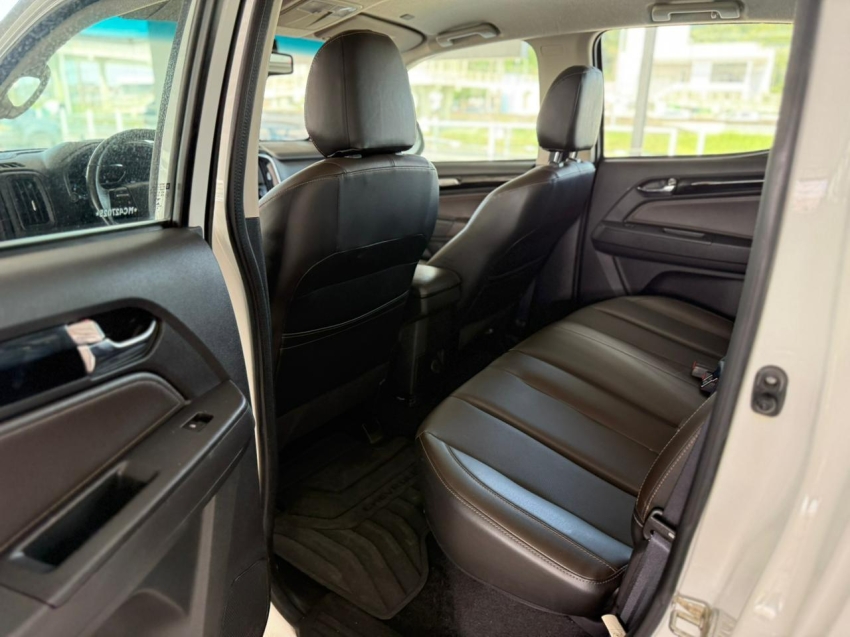 chevrolet s10 2.8 16v turbo diesel high country cd 4x4 automatico 4p 202110