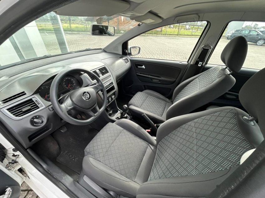 volkswagen fox 1.0 mpi trendline 12v flex 4p manual 20168
