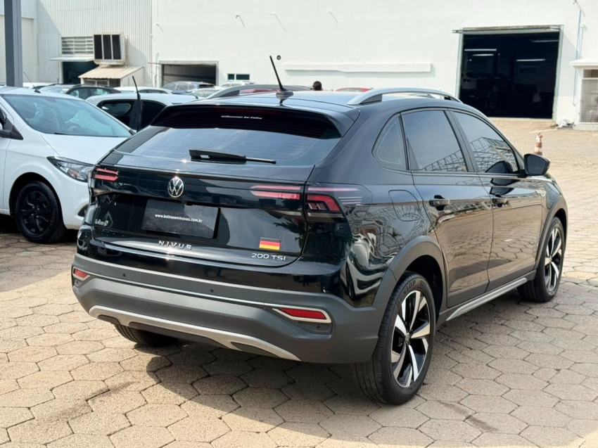 volkswagen nivus 1.0 200 tsi total flex highline automatico 4p 20215