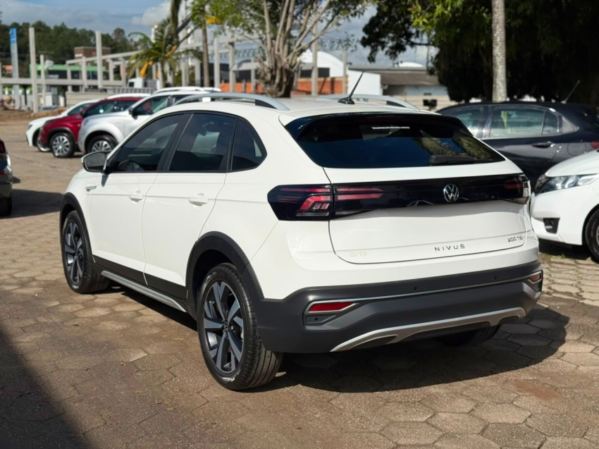 volkswagen nivus 1.0 200 tsi total flex highline automatico 4p 20213