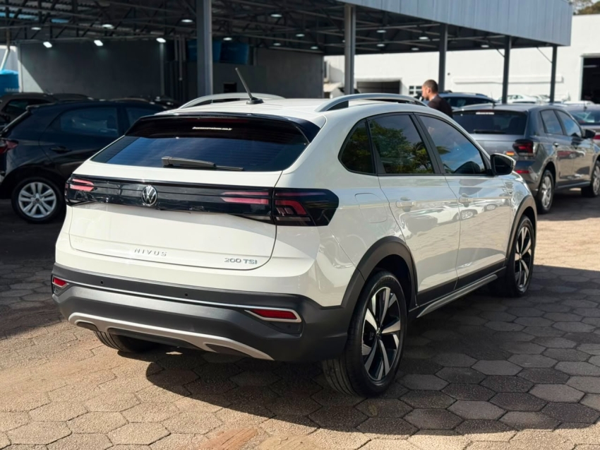 volkswagen nivus 1.0 200 tsi total flex highline automatico 4p 20215