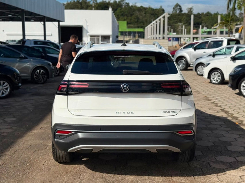 volkswagen nivus 1.0 200 tsi total flex highline automatico 4p 20214