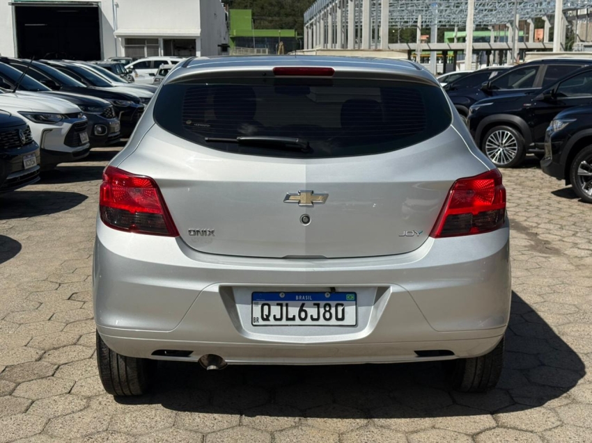 chevrolet onix 1.0 mpfi joy 8v flex 4p manual 20194