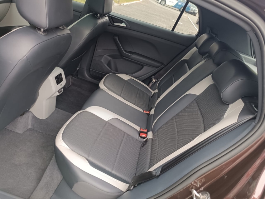 volkswagen t-cross 1.4 250 tsi total flex highline automatico 1.3 5p 2020