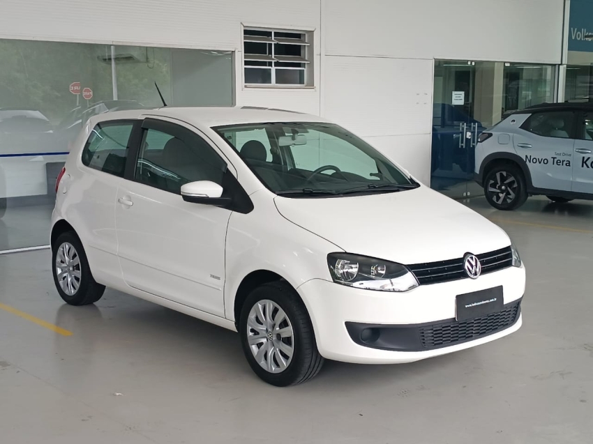 volkswagen fox 1.0 mi 8v flex 2p manual 3p 2013