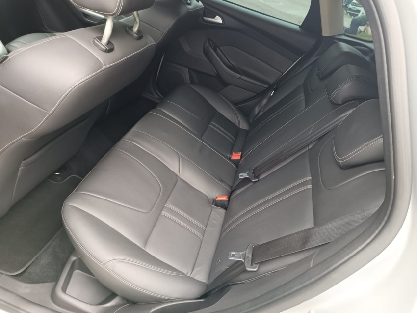 ford focus 2.0 se 16v flex 4p powershift 1.9 5p automatico 20156