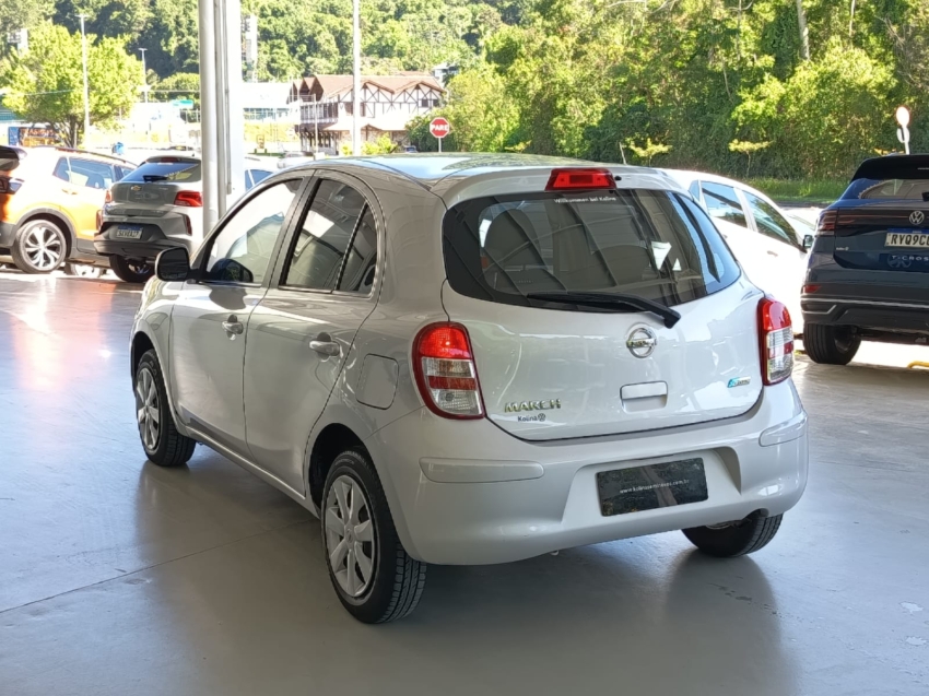 nissan march 1.0 16v flex 4p manual 5p 20143