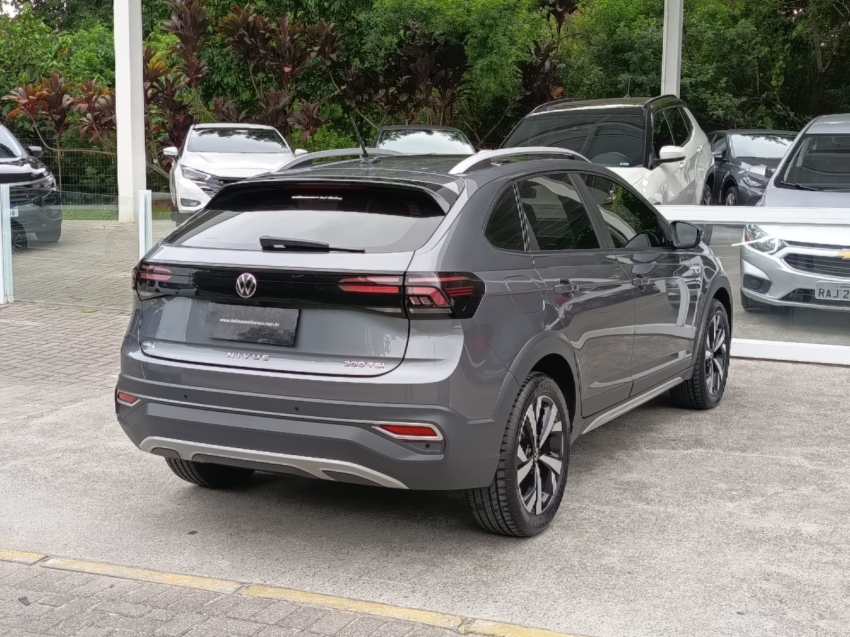volkswagen nivus 1.0 200 tsi total flex highline automatico 5p 20235