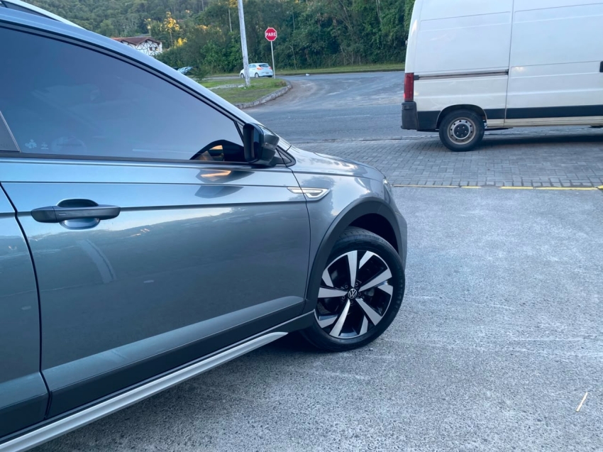 volkswagen nivus 1.0 200 tsi total flex highline automatico 5p 20224