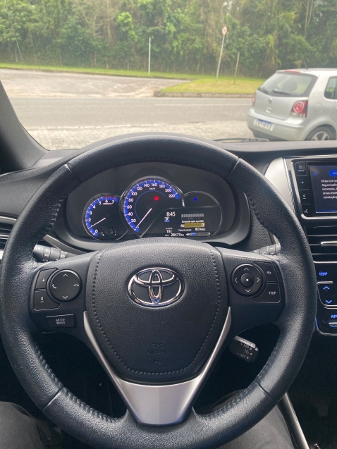 toyota yaris 1.5 16v flex xs connect multidrive 1.4 5p automatico 202010