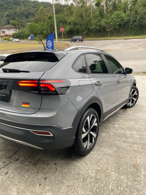 volkswagen nivus 1.0 200 tsi total flex highline automatico 5p 20245