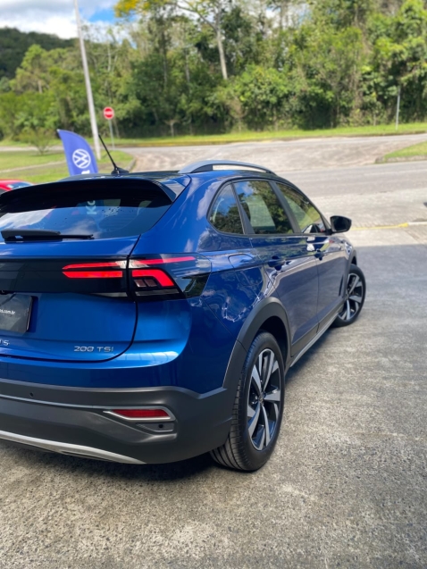 volkswagen nivus 1.0 200 tsi total flex highline automatico 4p 20235