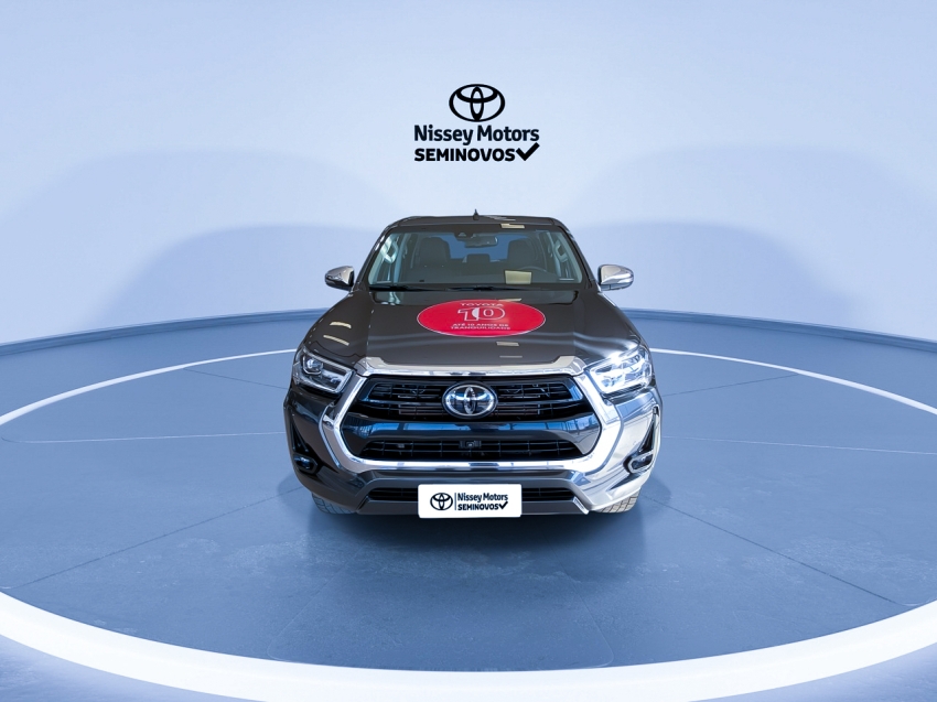 toyota hilux 2.8 d-4d turbo diesel cd srx 4x4 automatico 2023/24 toyota hilux 2.8 d-4d turbo diesel cd srx 4x4 automatico 2023/24